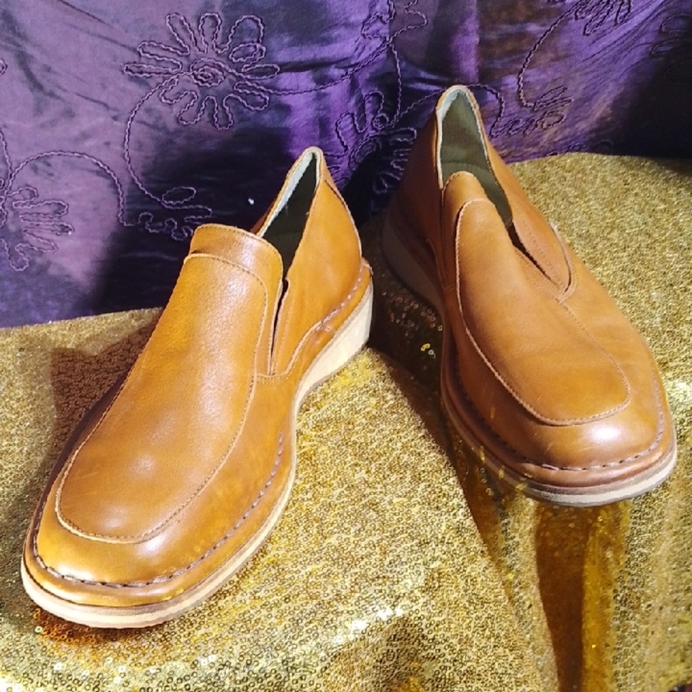 Classic Tan Leather Men's Slip-On Loafers